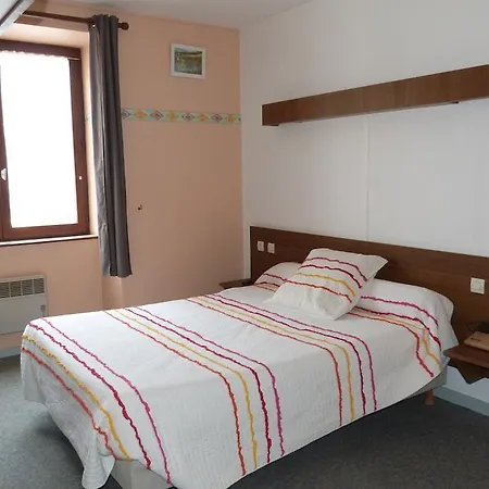 Hotel Du Donjon Champlitte-et-le-Prelot Room photo