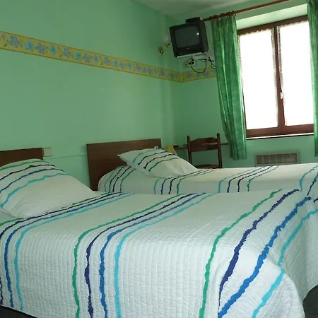 Hotel Du Donjon Champlitte-et-le-Prelot Room photo