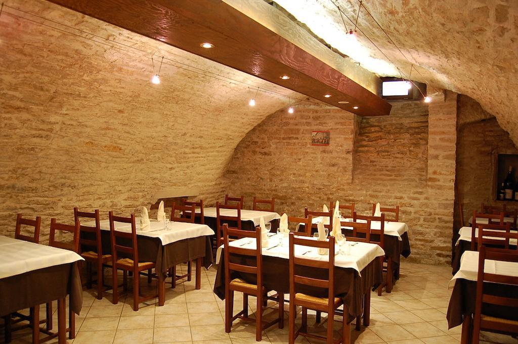 Hotel Du Donjon Champlitte-et-le-Prelot